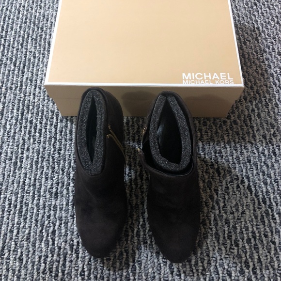 Ankle boots - Picture 1 of 4
